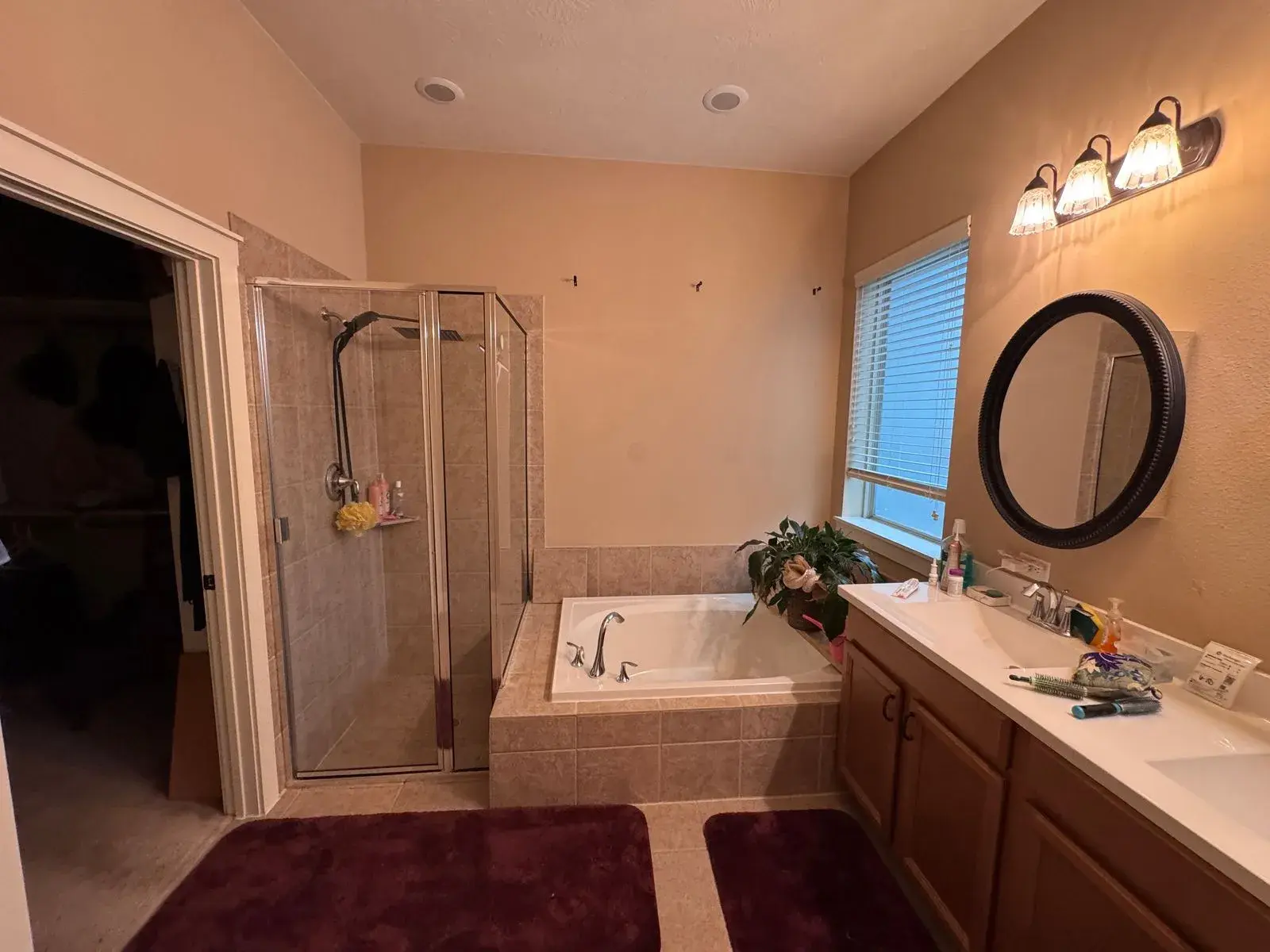 Full primary bath, walk-in shower and soaker tub before remodel